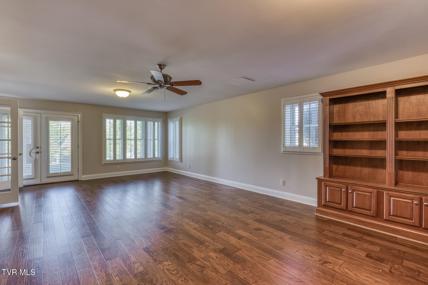 102 Oak View Circle Bristol, TN 37620 - Photo 75 of 93 102 Oak View Cir-75