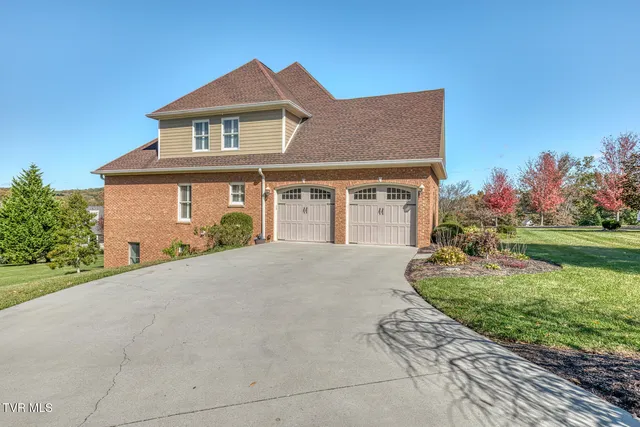 $899,500 | 102 Oak View Circle, Bristol, TN 37620