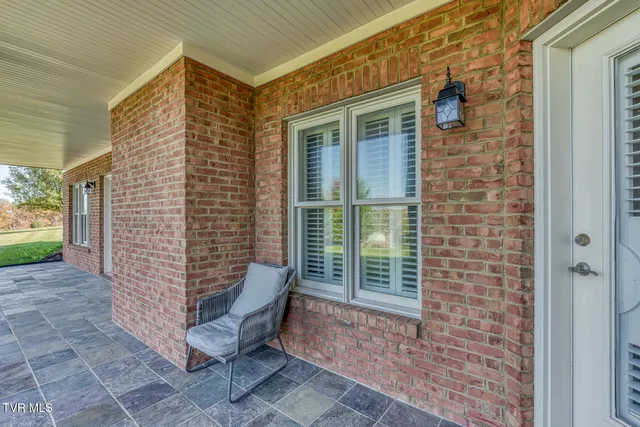 $899,500 | 102 Oak View Circle, Bristol, TN 37620