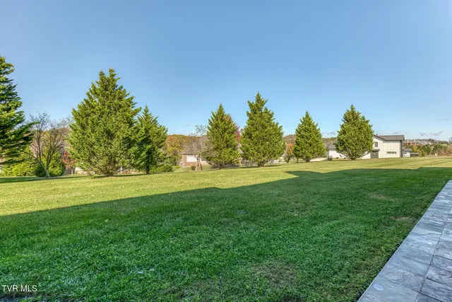 $899,500 | 102 Oak View Circle, Bristol, TN 37620