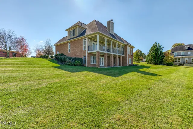 $899,500 | 102 Oak View Circle, Bristol, TN 37620