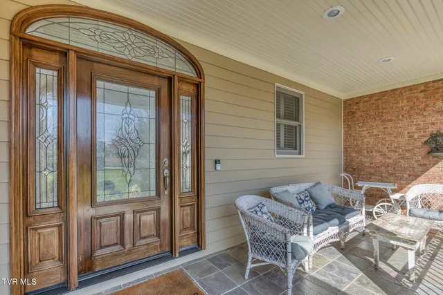 $899,500 | 102 Oak View Circle, Bristol, TN 37620