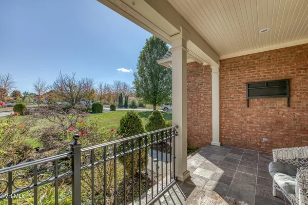 $824,500 | 102 Oak View Circle, Bristol, TN 37620