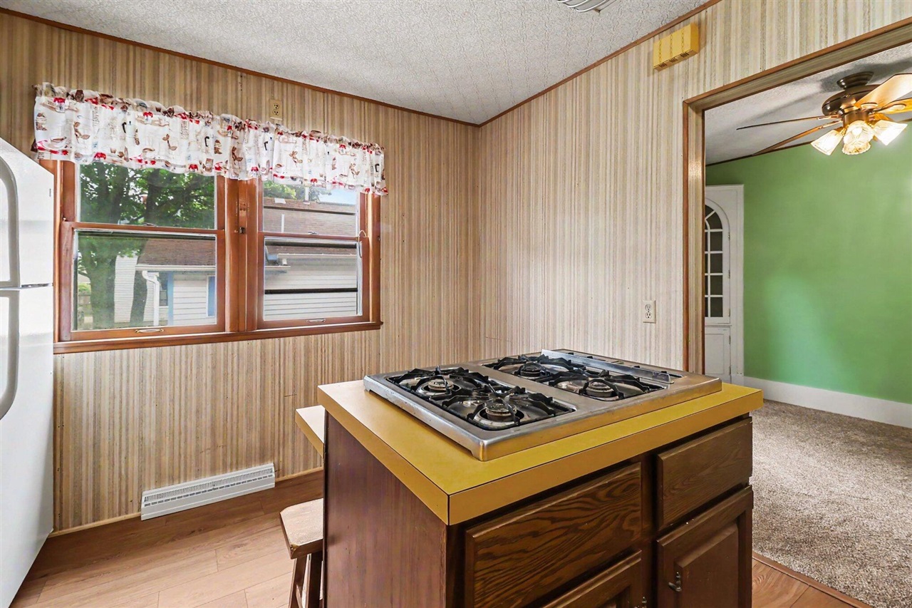 286 3rd Street Manistee, MI 49660 - Photo 11 of 27