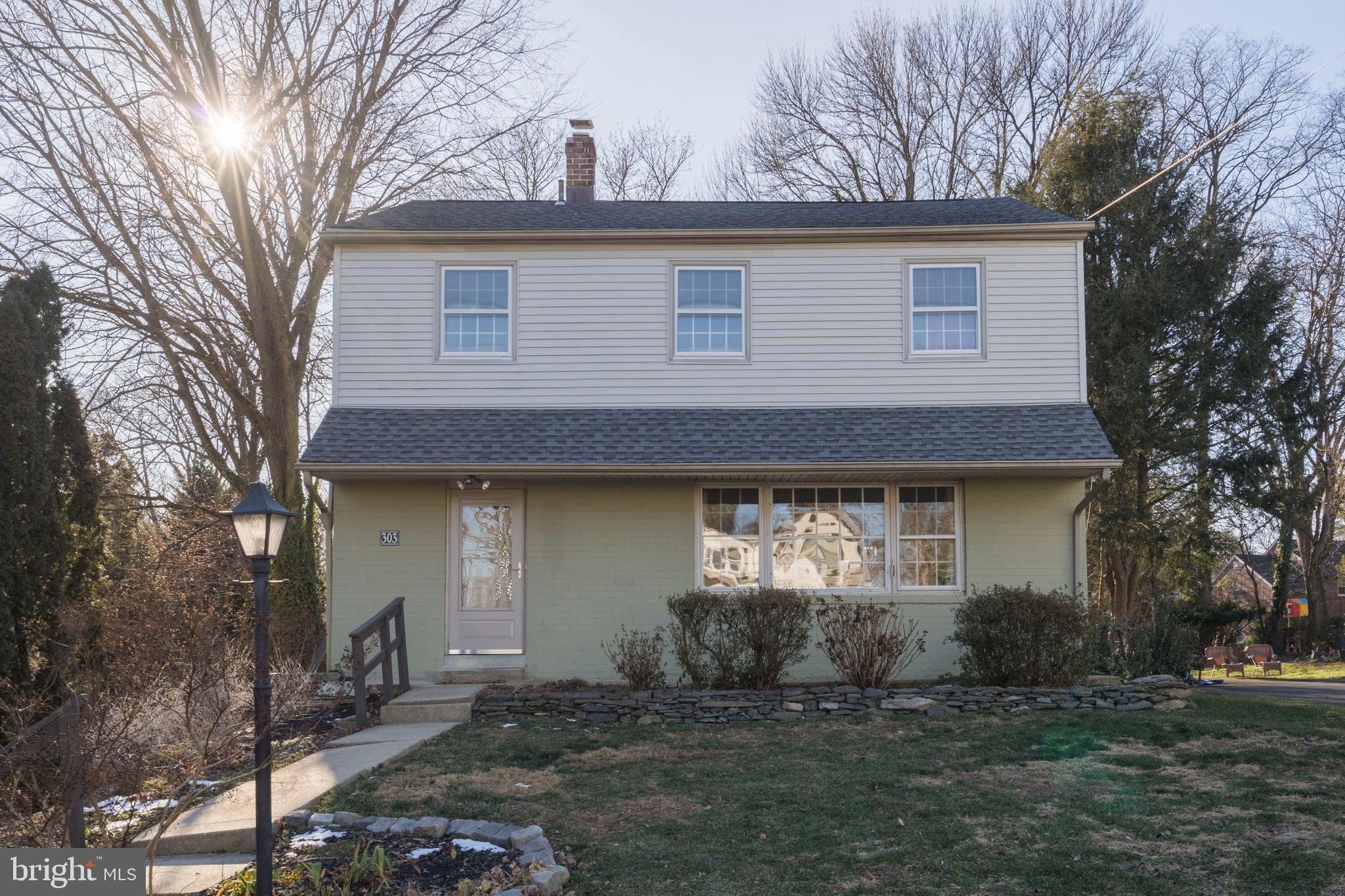 a front view of house with yard