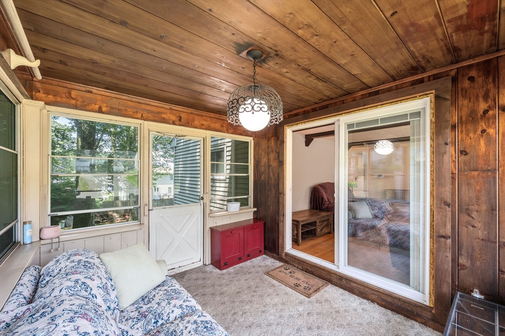 36 Yamaska Road Springfield, MA 01118 - Photo 14 of 30
