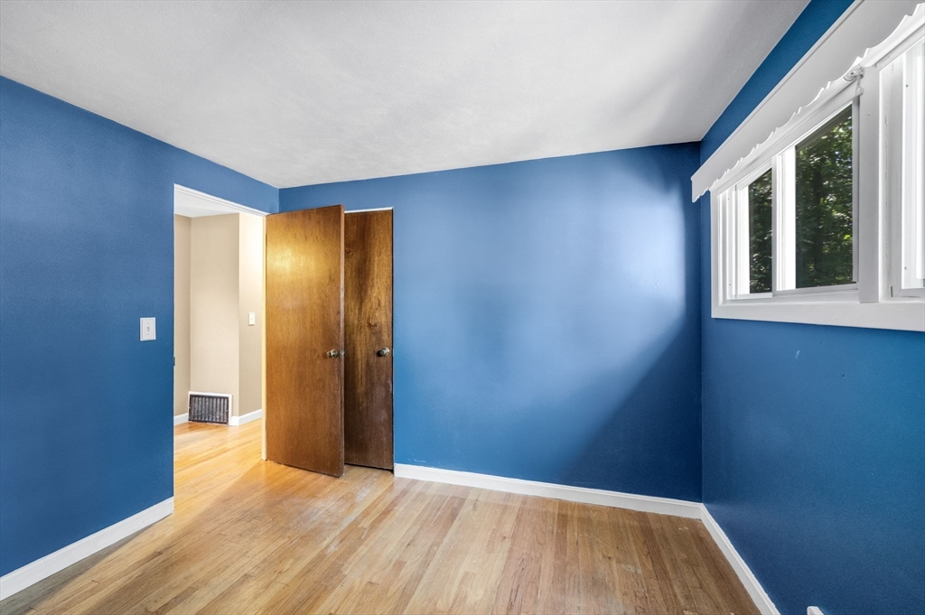 36 Yamaska Road Springfield, MA 01118 - Photo 20 of 30