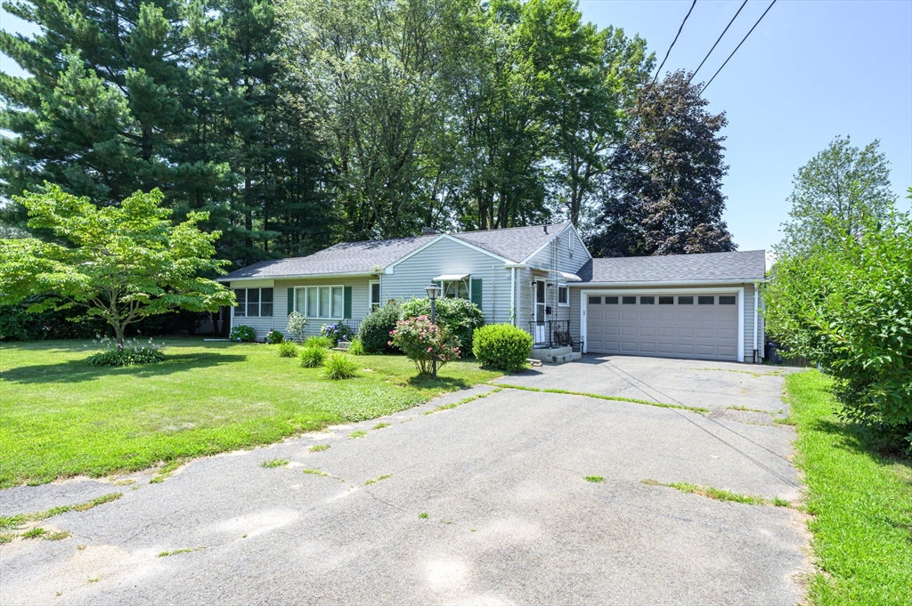 36 Yamaska Road Springfield, MA 01118 - Photo 3 of 30