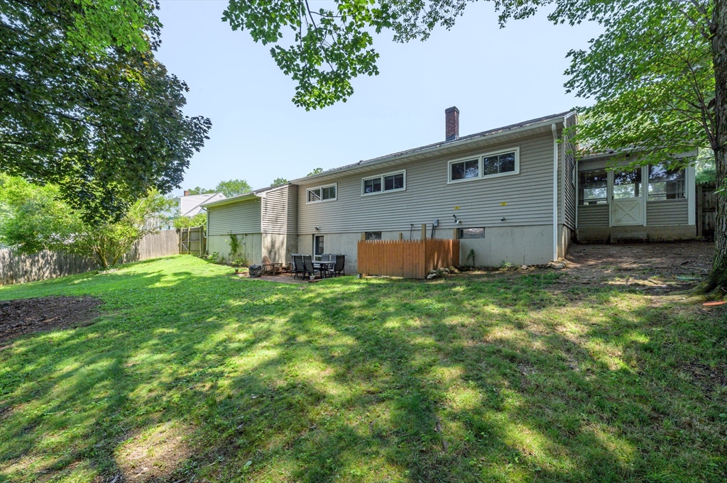 36 Yamaska Road Springfield, MA 01118 - Photo 4 of 30