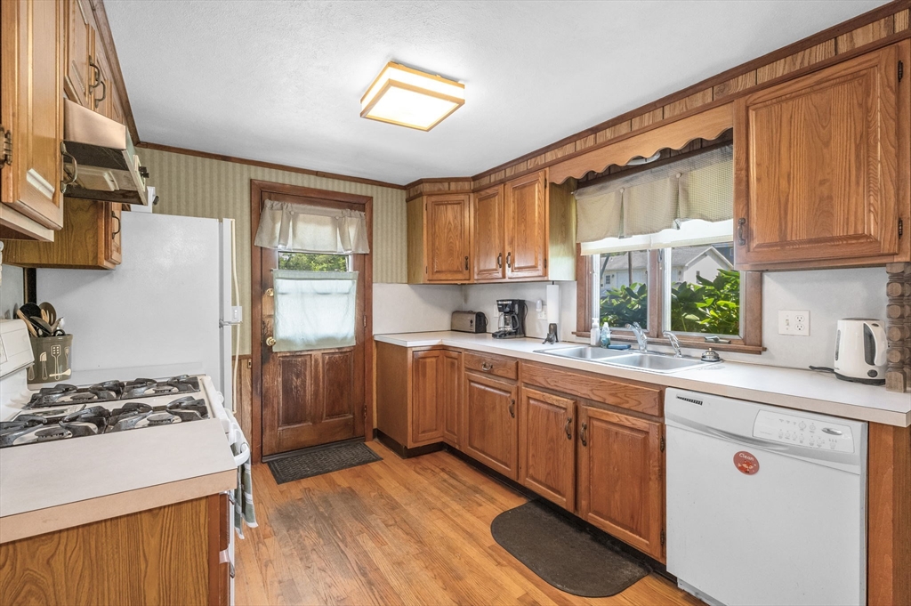 36 Yamaska Road Springfield, MA 01118 - Photo 8 of 30