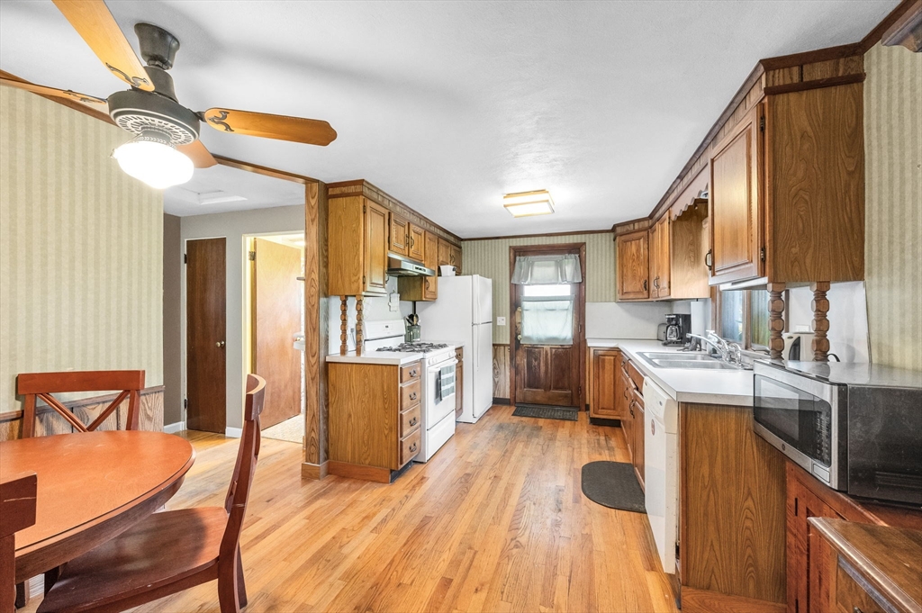 36 Yamaska Road Springfield, MA 01118 - Photo 9 of 30