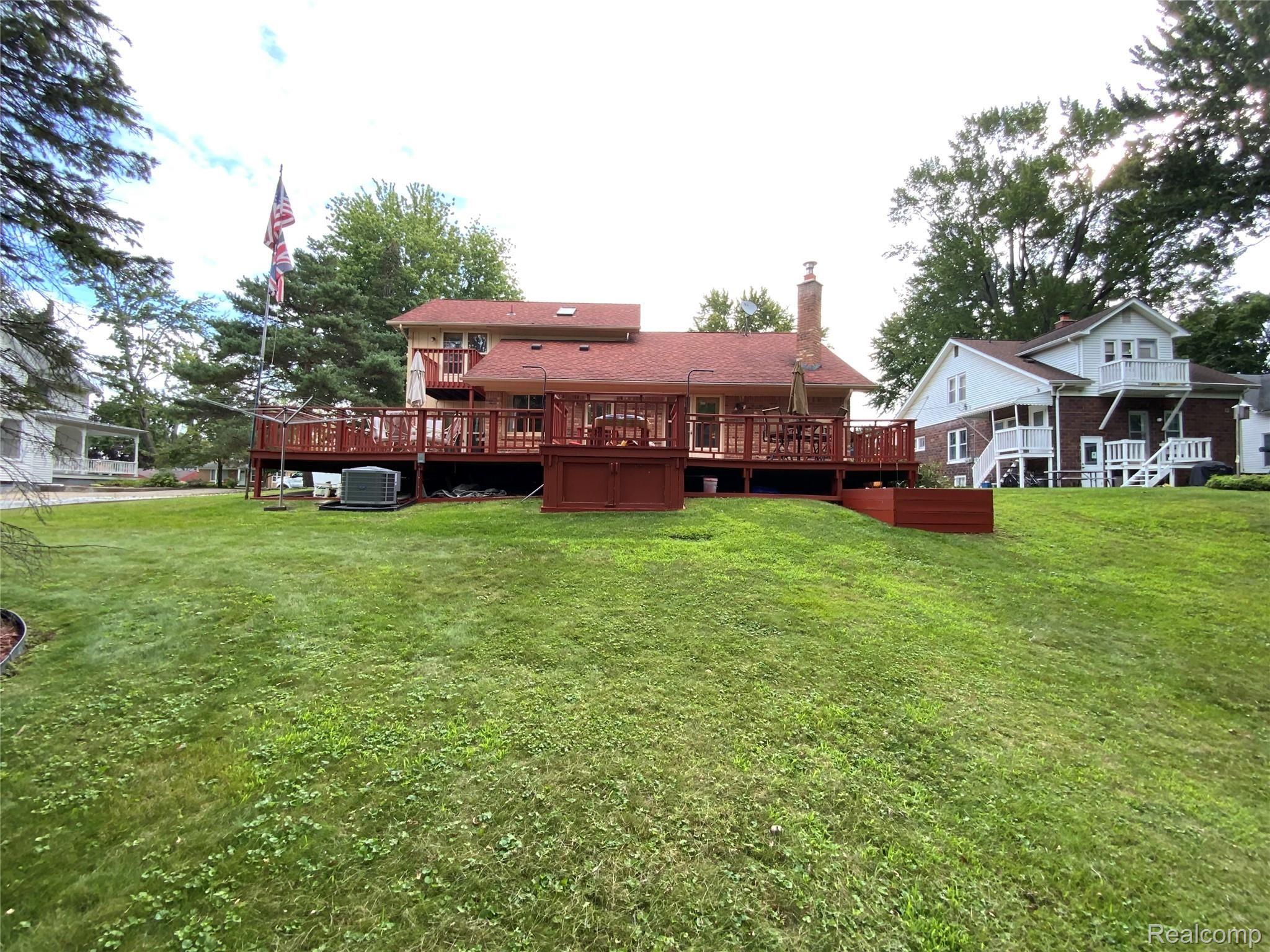 194 Riverside Drive Mount Clemens, MI 48043 - Photo 8 of 38 Photo Aug 16, 9 25 05 AM.jpg