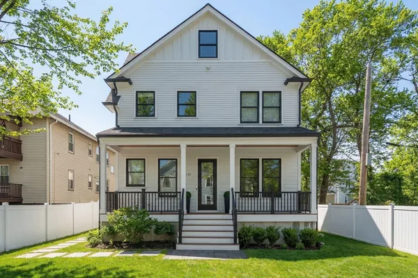 $1,875,000 | 1919 Commonwealth Avenue, Unit 1919, Newton, MA 02466