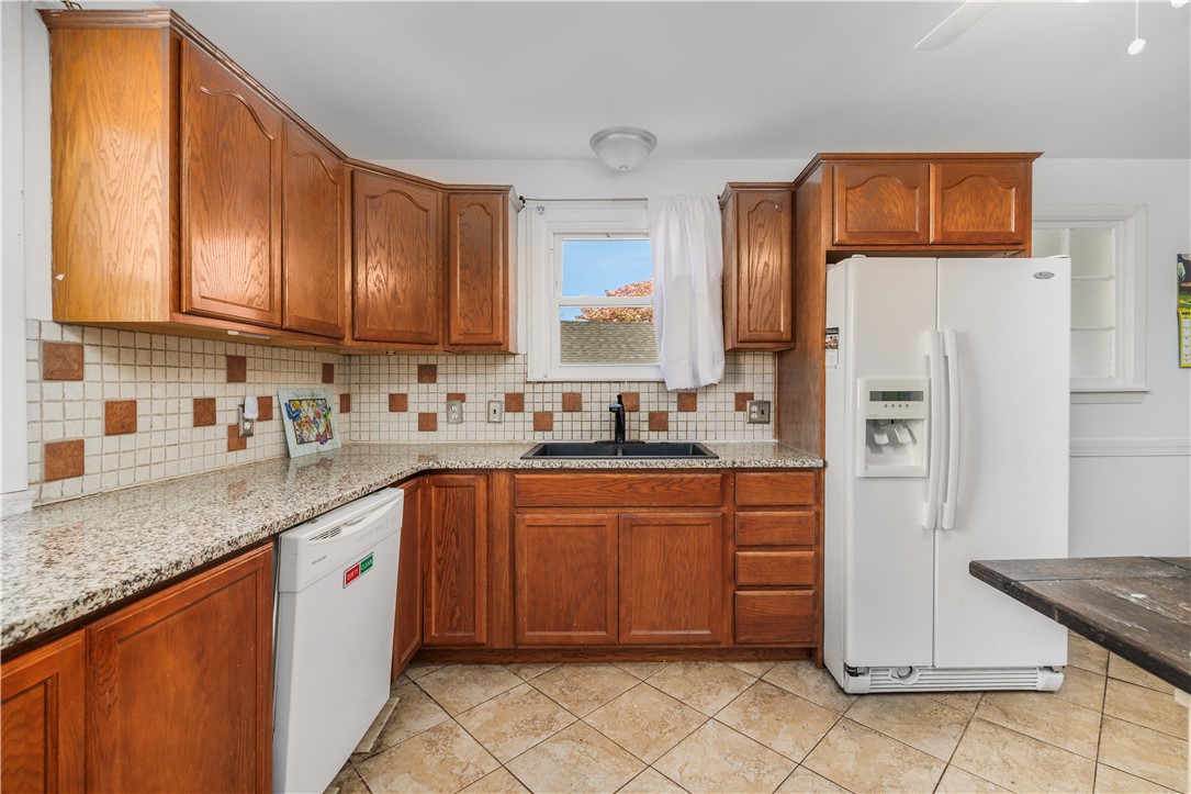 106 Martin Street Pawtucket, RI 02861 - Photo 11 of 33