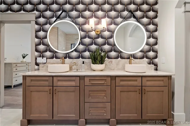 $1,950,000 | 154 Via Cresta Drive, Sunrise Beach, MO 65079