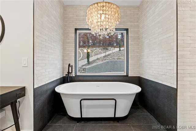 $1,950,000 | 154 Via Cresta Drive, Sunrise Beach, MO 65079