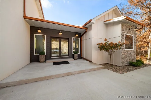 $1,950,000 | 154 Via Cresta Drive, Sunrise Beach, MO 65079