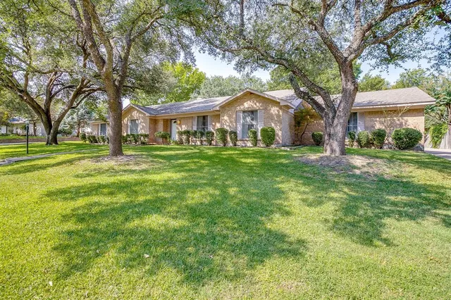 $515,000 | 4216 Winding Way, Benbrook, TX 76126