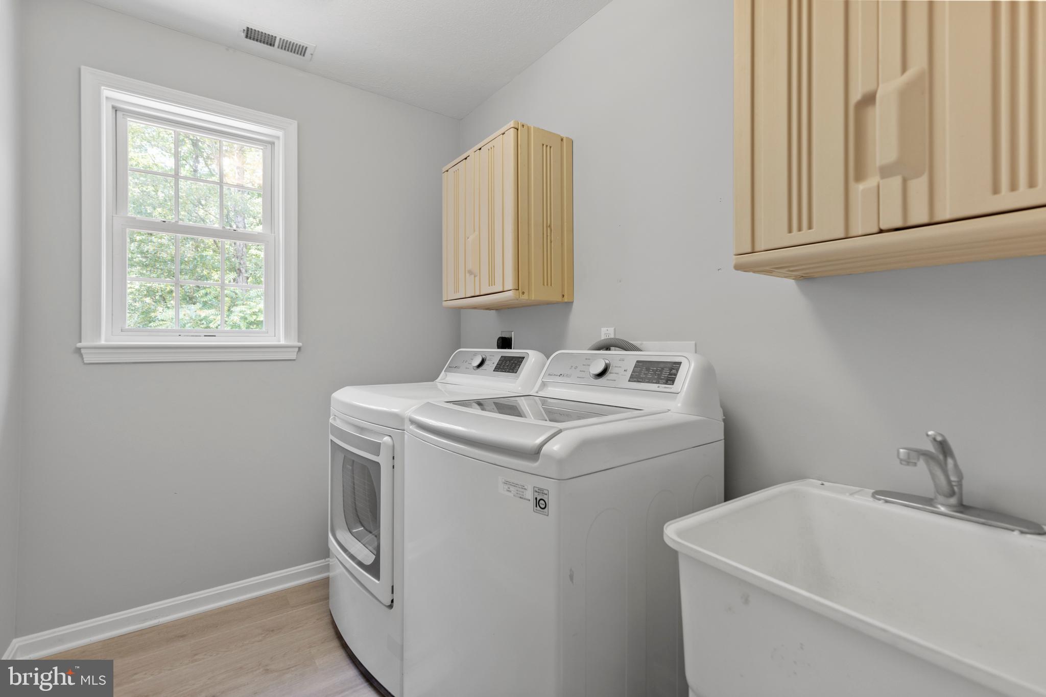 860 South Buckton Road Middletown, VA 22645 - Photo 35 of 48 Bedroom level laundry room