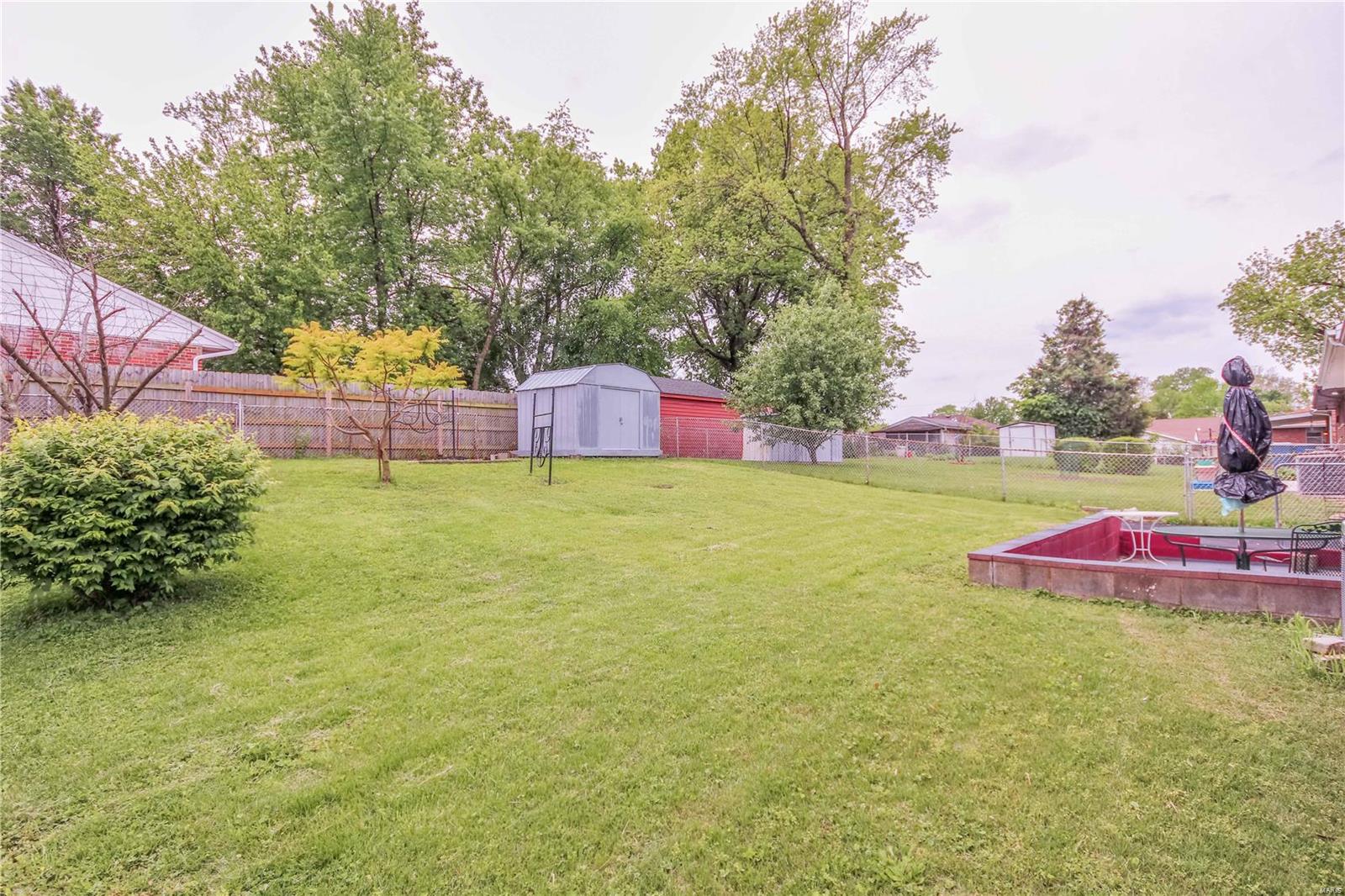 10248 Lackland Road St. Louis, MO 63114 - Photo 2 of 32 Gallery Image 2