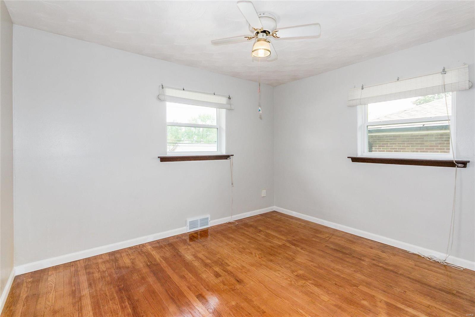 10248 Lackland Road St. Louis, MO 63114 - Photo 12 of 32 Gallery Image 12