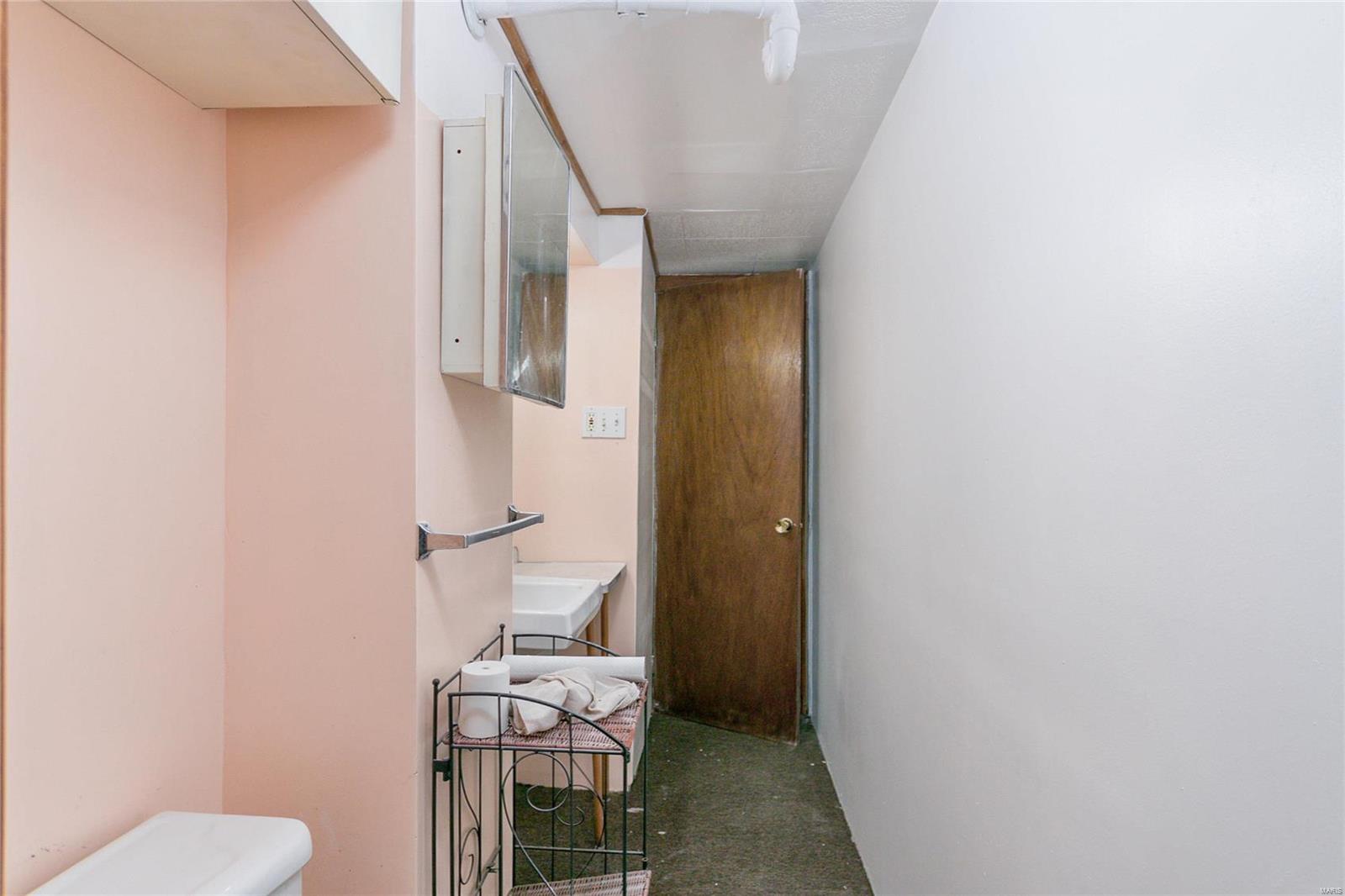 10248 Lackland Road St. Louis, MO 63114 - Photo 19 of 32 Gallery Image 19