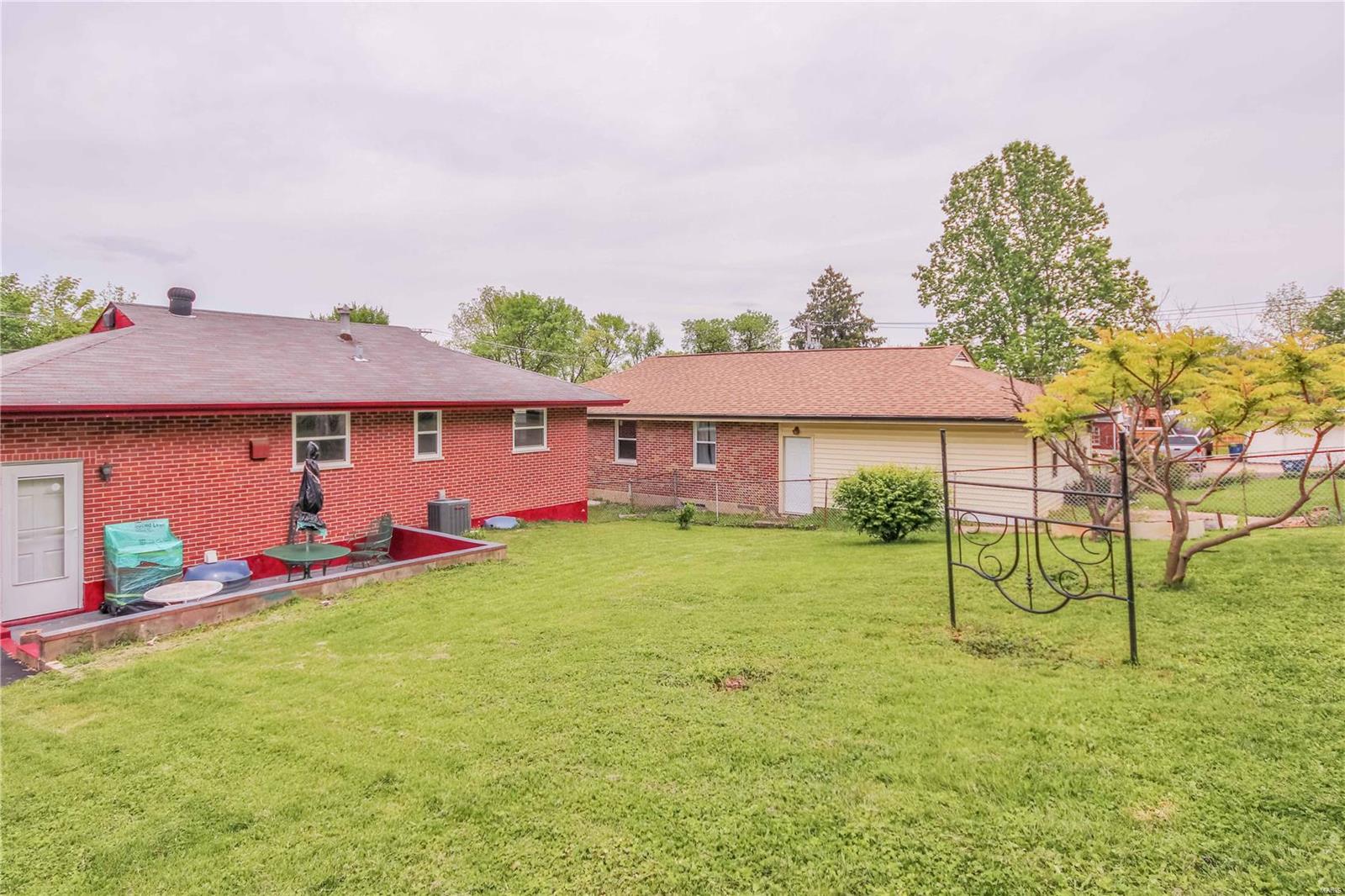 10248 Lackland Road St. Louis, MO 63114 - Photo 3 of 32 Gallery Image 3