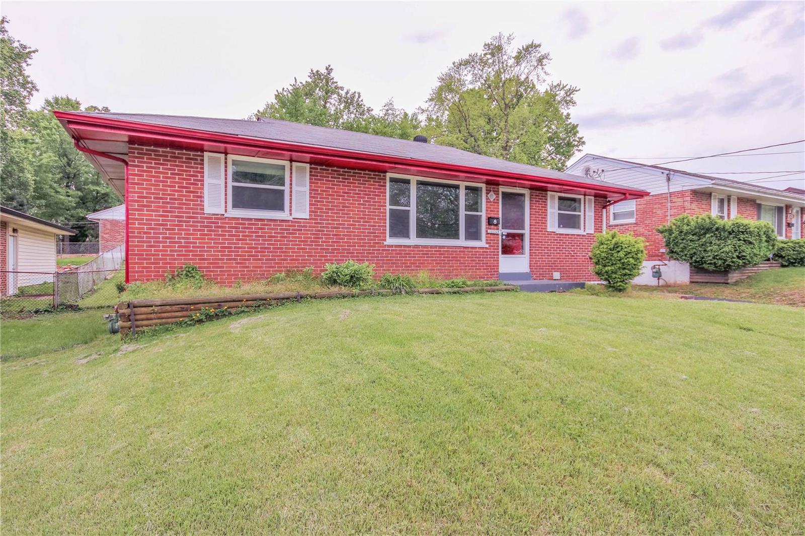 10248 Lackland Road St. Louis, MO 63114 - Photo 4 of 32 Gallery Image 4