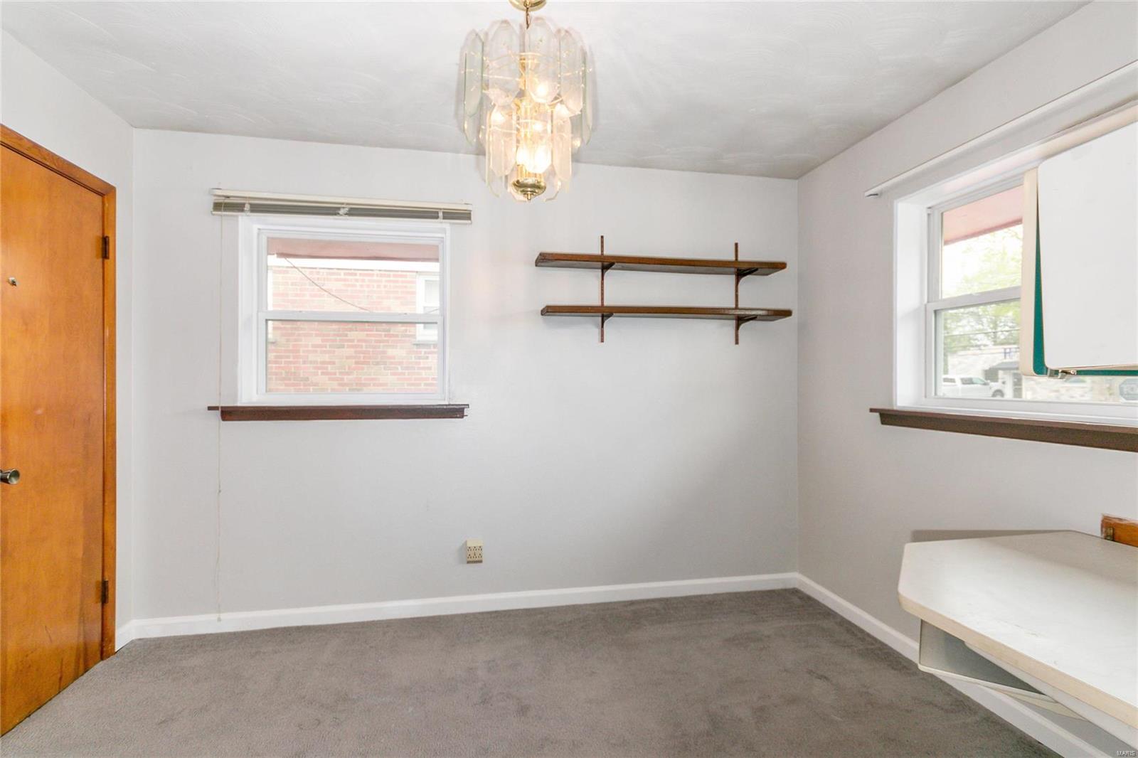 10248 Lackland Road St. Louis, MO 63114 - Photo 7 of 32 Gallery Image 7
