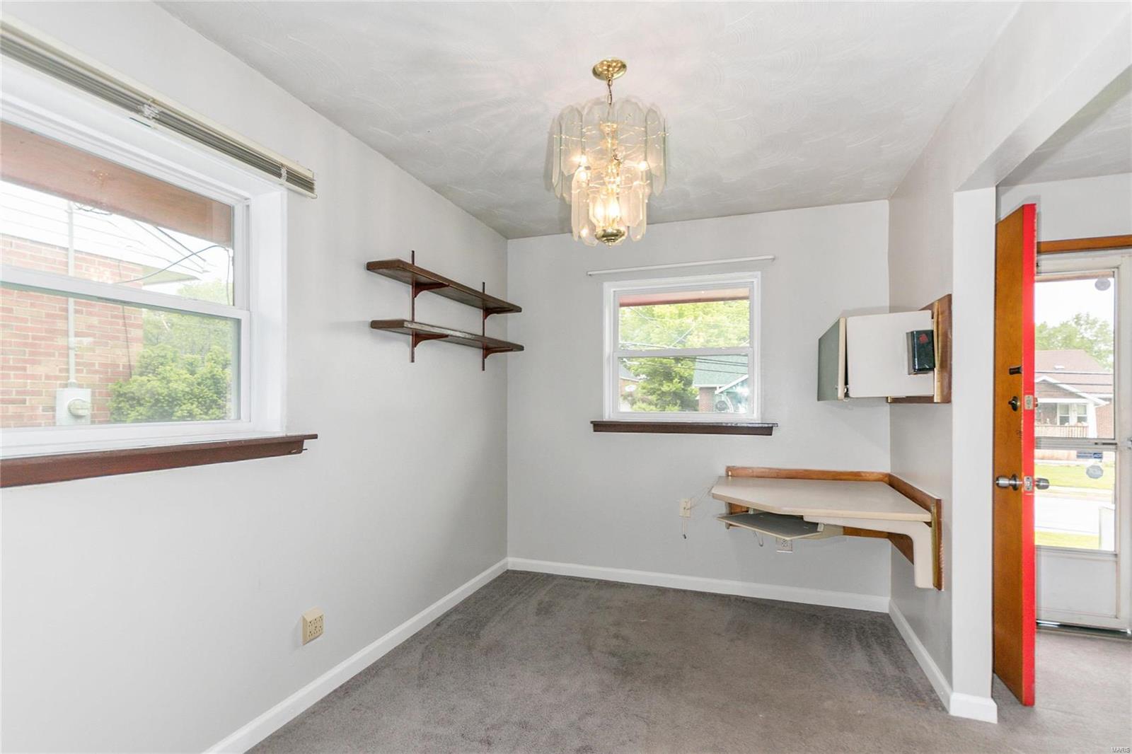 10248 Lackland Road St. Louis, MO 63114 - Photo 8 of 32 Gallery Image 8