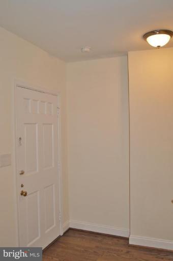 11 Tanglewood Road Catonsville, MD 21228 - Photo 2 of 22 Entrance / Foyer
