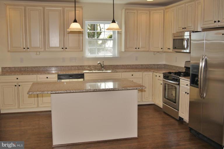 11 Tanglewood Road Catonsville, MD 21228 - Photo 12 of 22 Kitchen #2