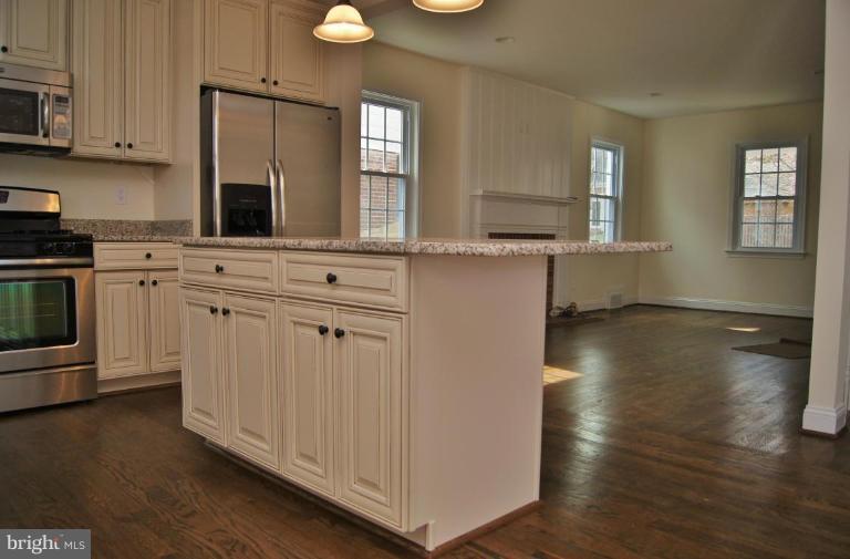11 Tanglewood Road Catonsville, MD 21228 - Photo 5 of 22 Kitchen #3