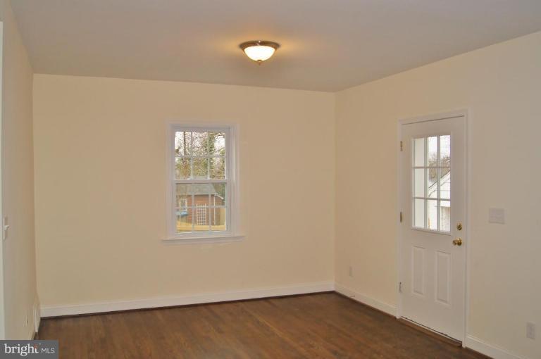 11 Tanglewood Road Catonsville, MD 21228 - Photo 6 of 22 Dining Room