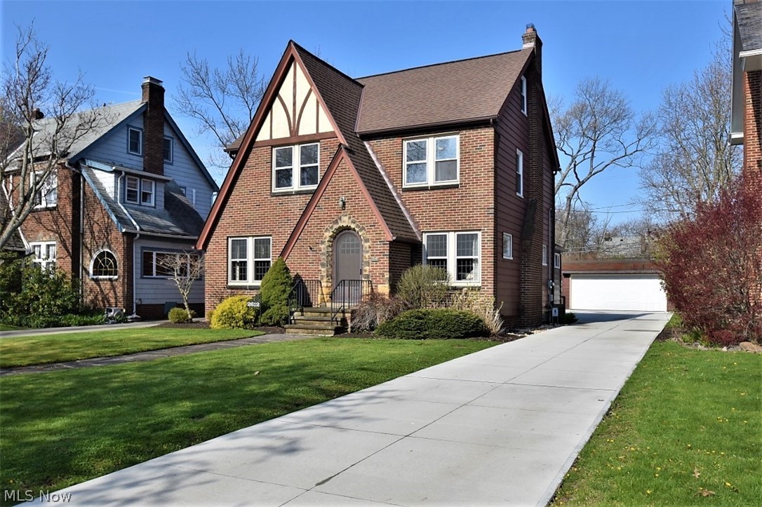 2612 Eaton Road Cleveland, OH 44118 - Photo 1 of 34