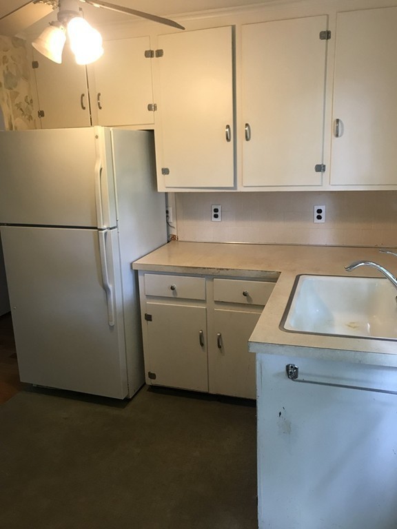 251 Beal Road Waltham, MA 02453 - Photo 6 of 23 Gallery Image 6