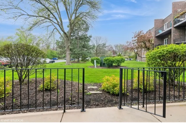 $230,000 | 1525 Sander Court, Unit 113, Wheeling, IL 60090