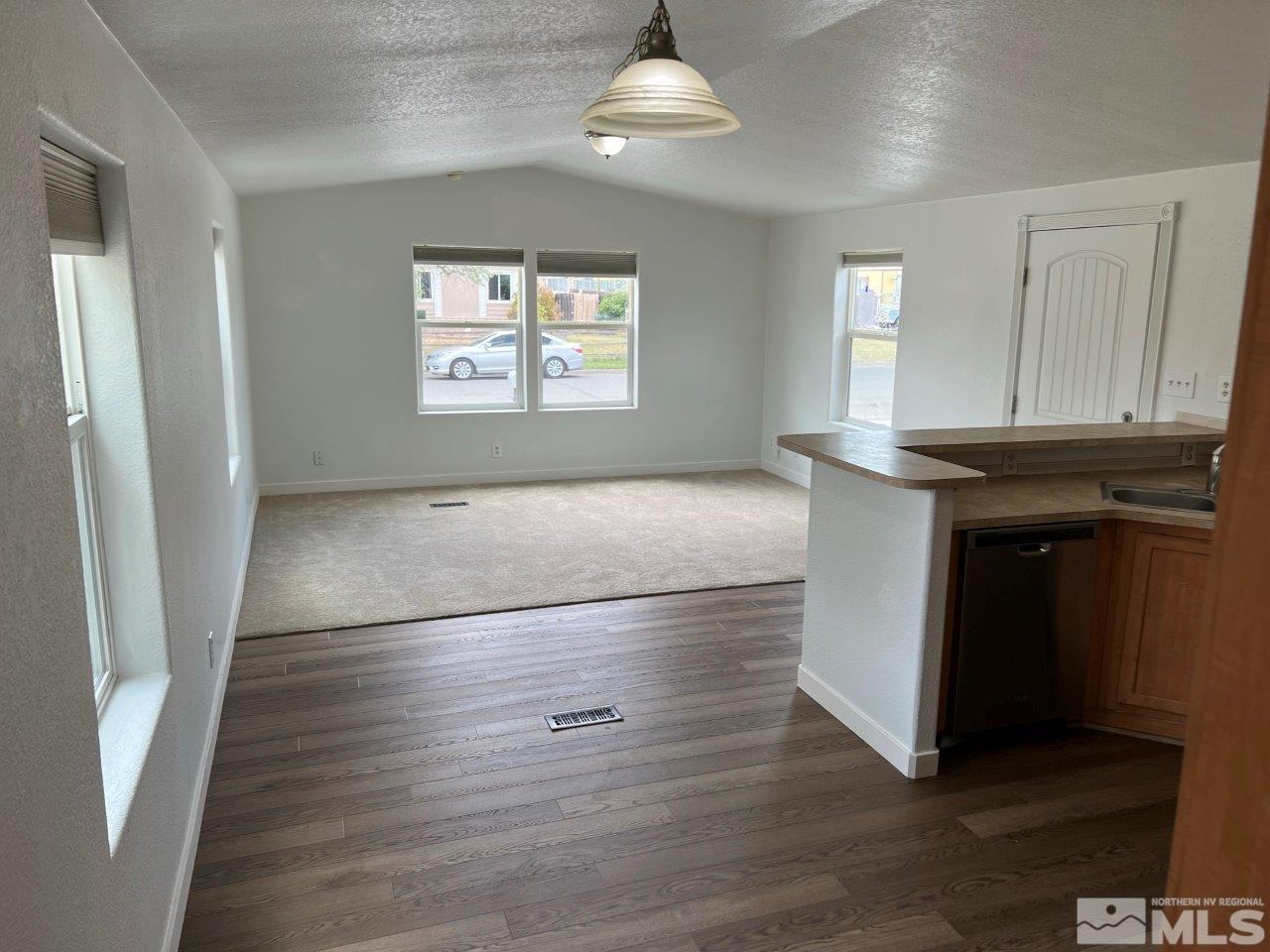 463 Compton Street Reno, NV 89506 - Photo 6 of 26 Photo 6