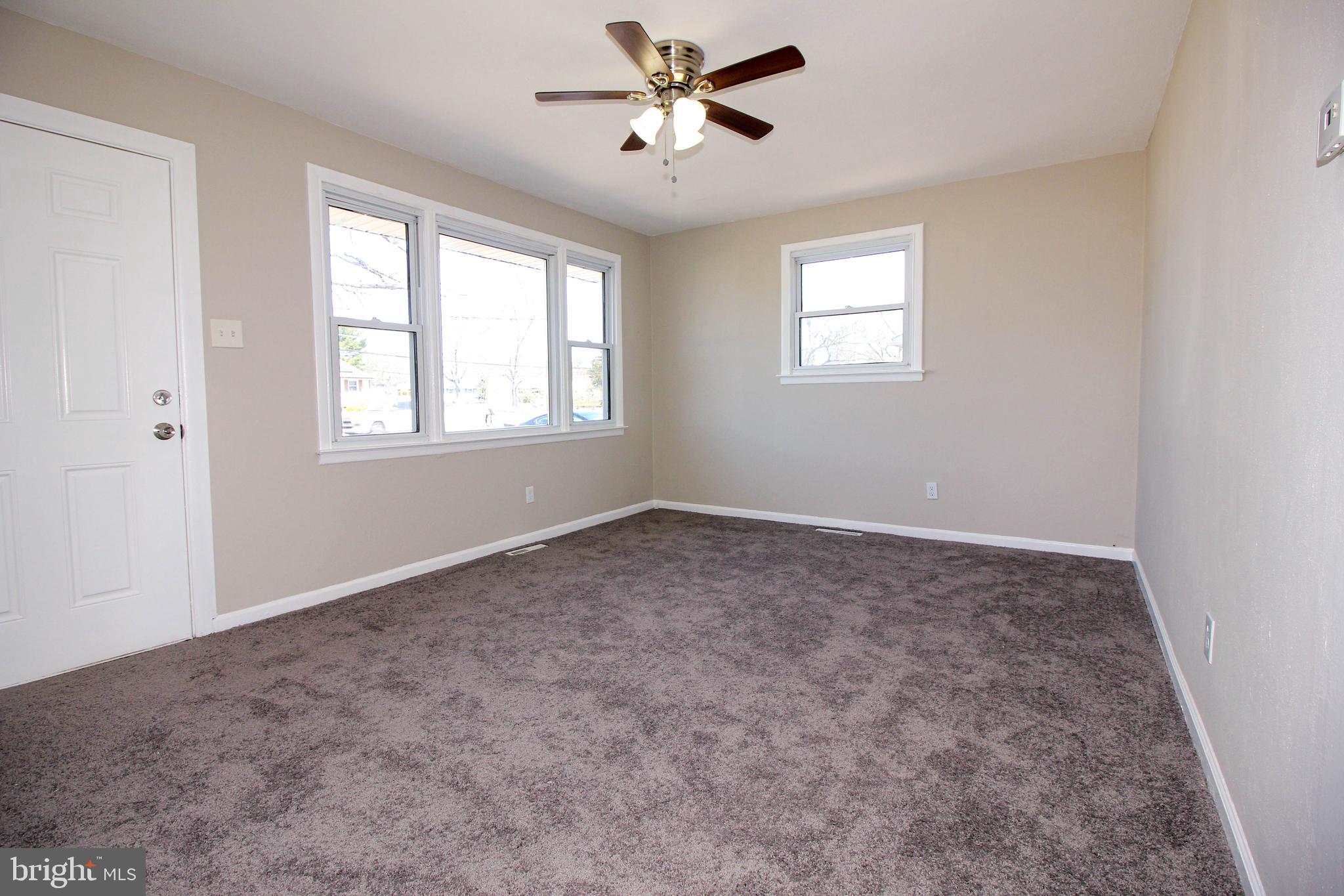 1051 Turnersville Road Pine Hill, NJ 08021 - Photo 16 of 25 Living room