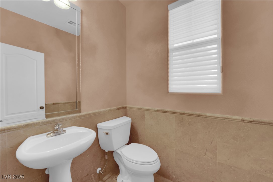 676 Monument Point Street Henderson, NV 89002 - Photo 7 of 49
