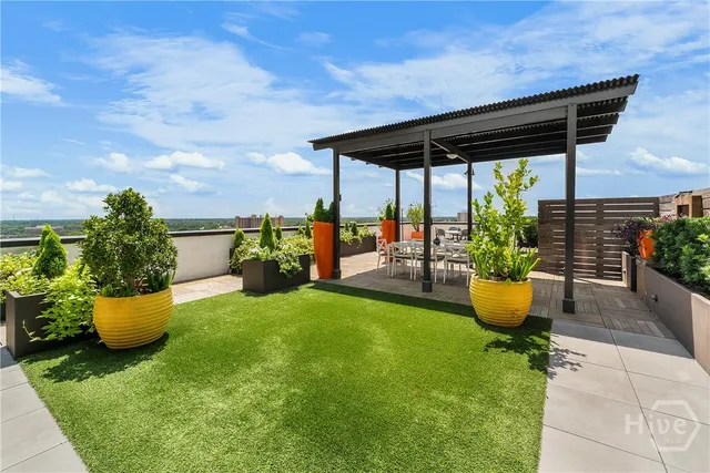 $3,950,000 | 300 Bull Street, Unit 704, Savannah, GA 31401