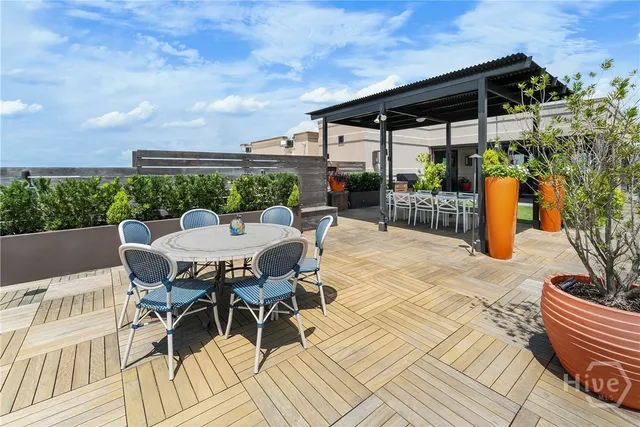 $3,950,000 | 300 Bull Street, Unit 704, Savannah, GA 31401