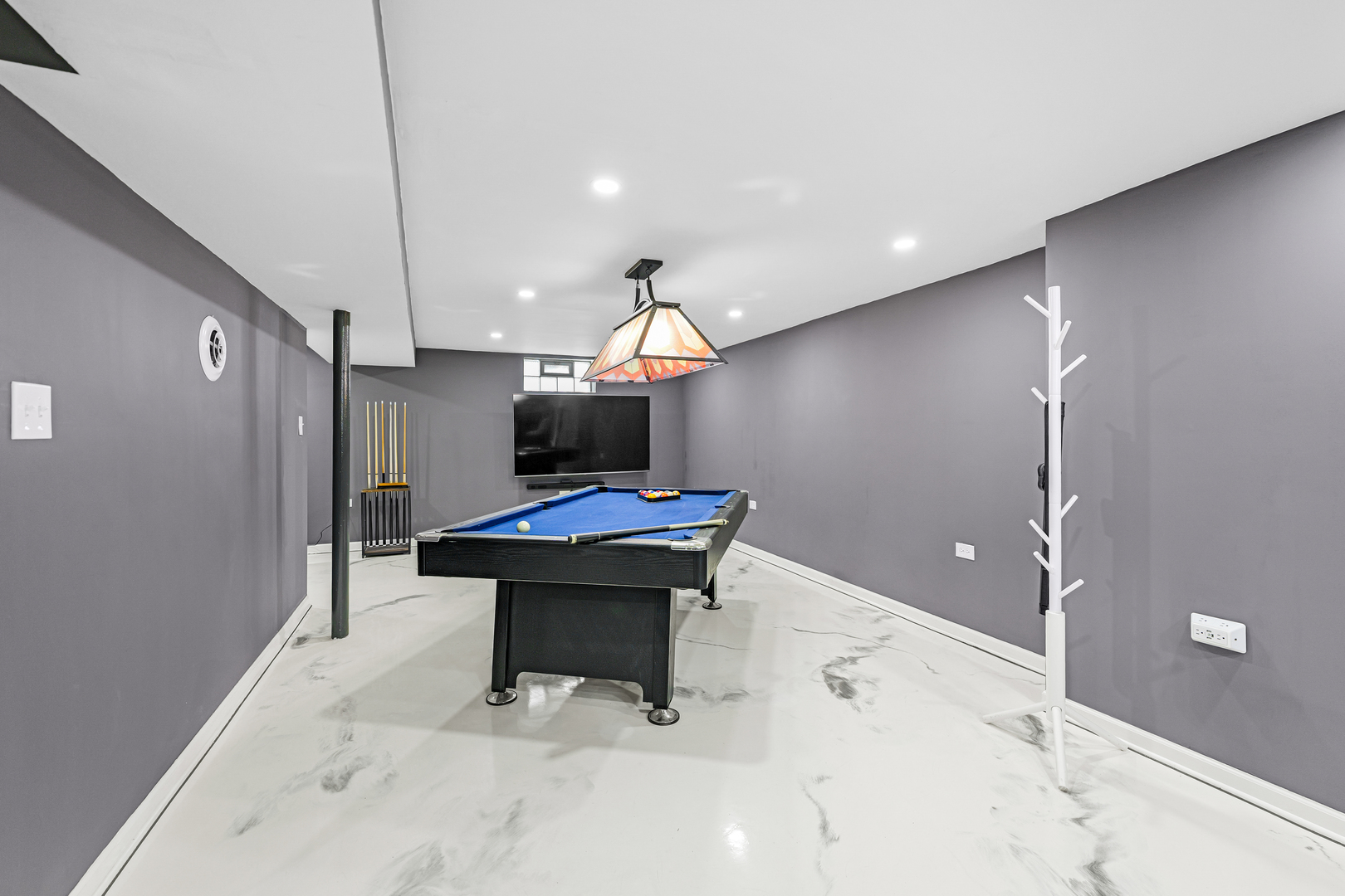 14301 Parnell Avenue Harvey, IL 60426 - Photo 12 of 17 a view of a room with a table and chairs