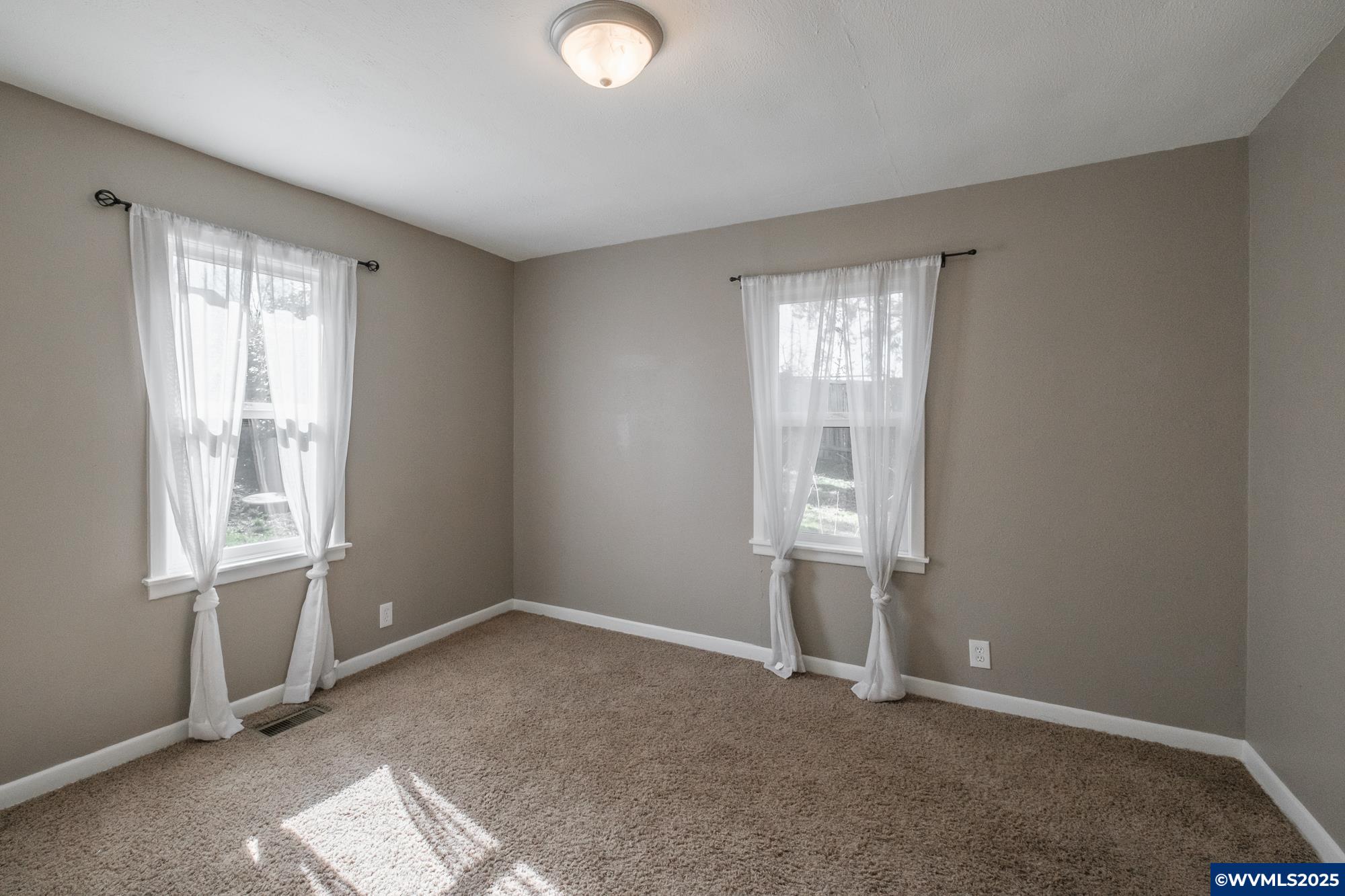 1812 Baxter Road Salem, OR 97306 - Photo 28 of 41 Gallery Image 28