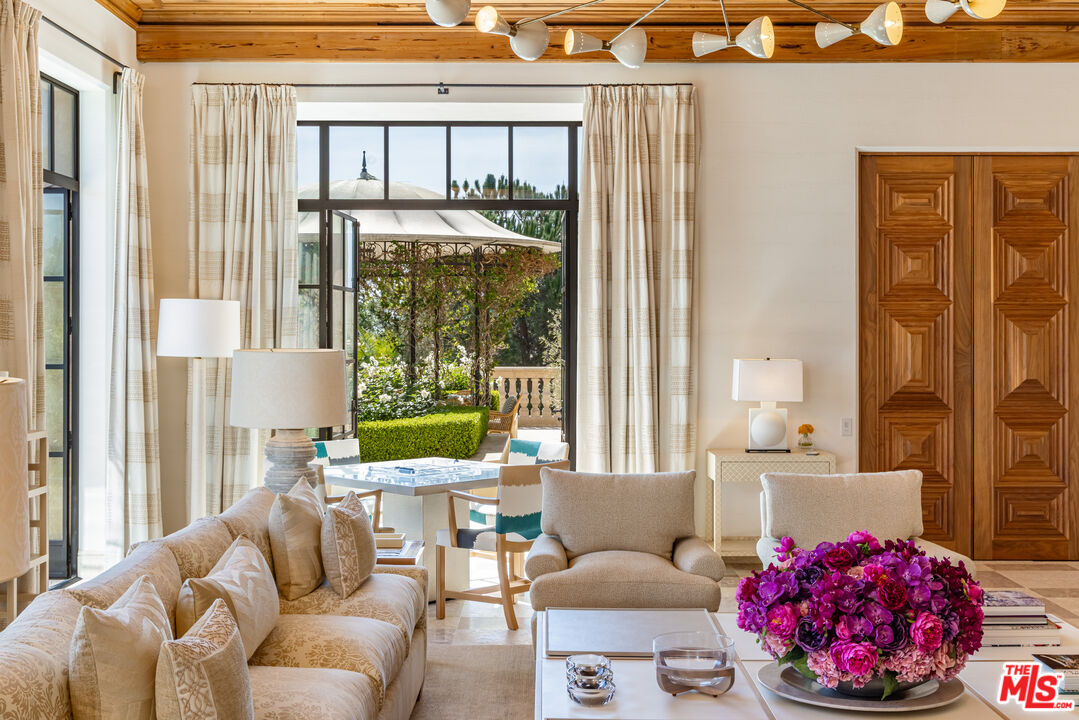 11201 Chalon Road Los Angeles, CA 90077 - Photo 11 of 65