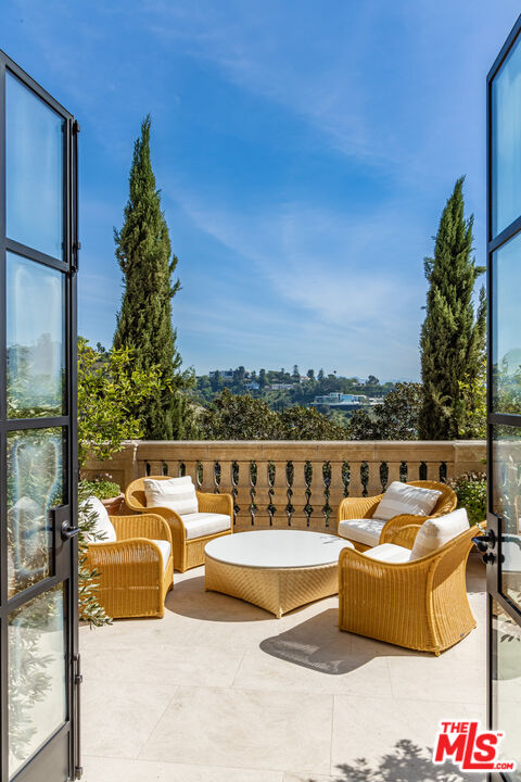 11201 Chalon Road Los Angeles, CA 90077 - Photo 14 of 65