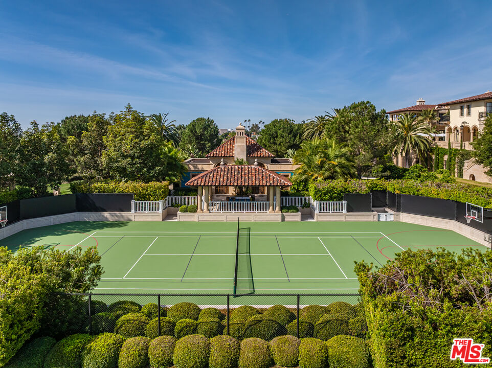 11201 Chalon Road Los Angeles, CA 90077 - Photo 19 of 65