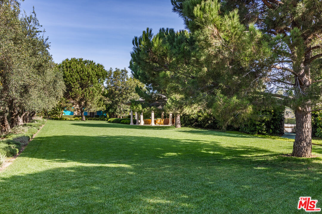 11201 Chalon Road Los Angeles, CA 90077 - Photo 20 of 65