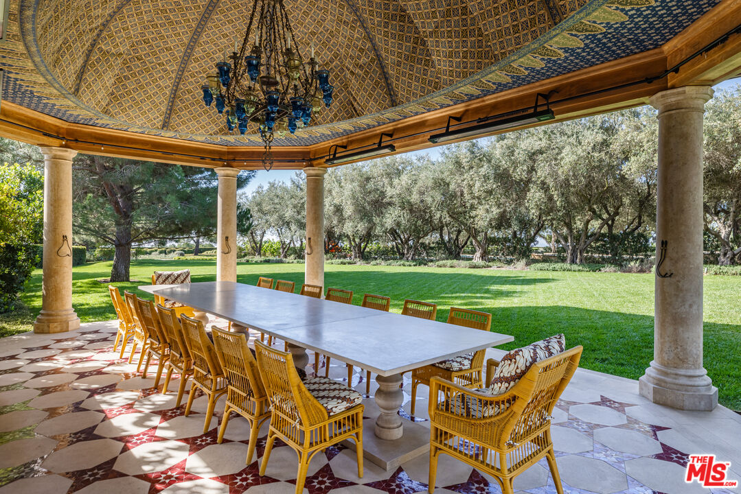 11201 Chalon Road Los Angeles, CA 90077 - Photo 40 of 65