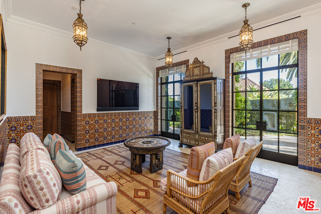 11201 Chalon Road Los Angeles, CA 90077 - Photo 48 of 65